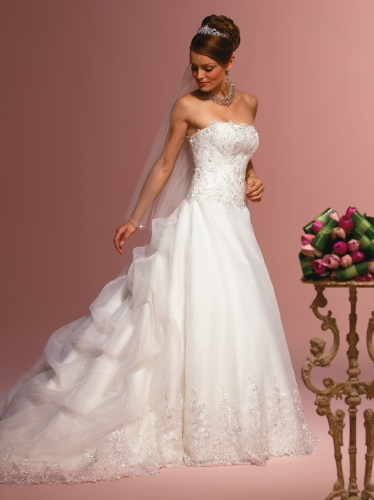 modern wedding dresses 2011 Year 2011 is now in sight modern wedding dresses