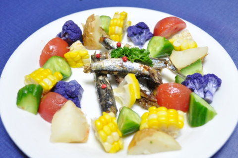 カラフル野菜とオイルサーディンmeinn