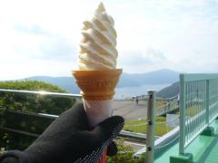 ターンパイク　大観山でソフトクリーム