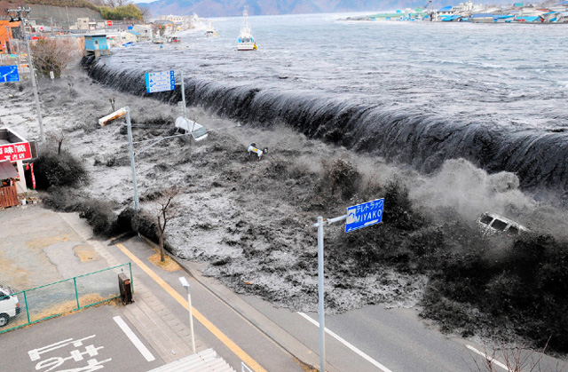 津波 ポニョ ポニョ死後の世界説①！あなたは何cmの津波で溺れるか知っていますか？