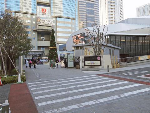 赤坂サカスのスケートリンクの写真2